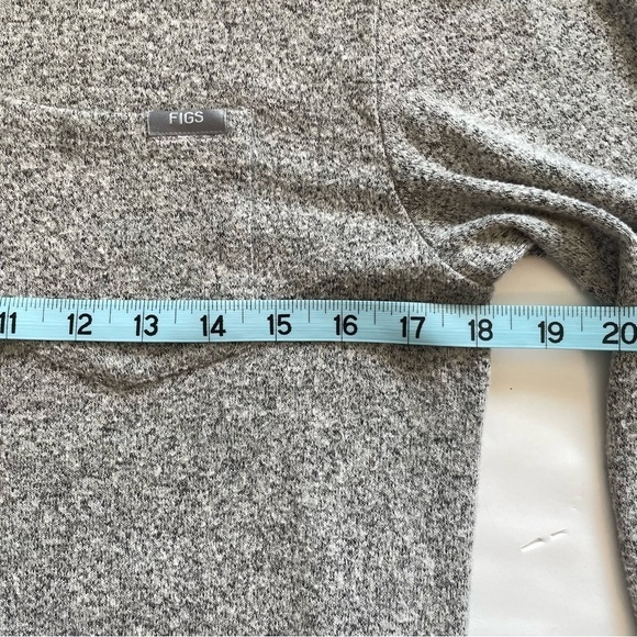 FIGS Gray Long Sleeve Super Soft Knit Pullover Lightweight Sweater Size Small - Picture 12 of 12
